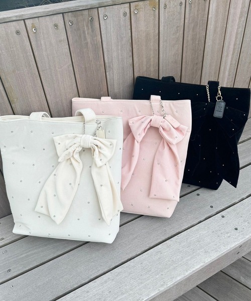 one after another NICE CLAUP(ワンアフターアナザーナイスクラップ)の「リボンチャーム付き/ベロア×ビジュートートバッグ(トートバッグ・レディース・アイボリー/ピンク/ブラック・FREE)」の16枚目の写真