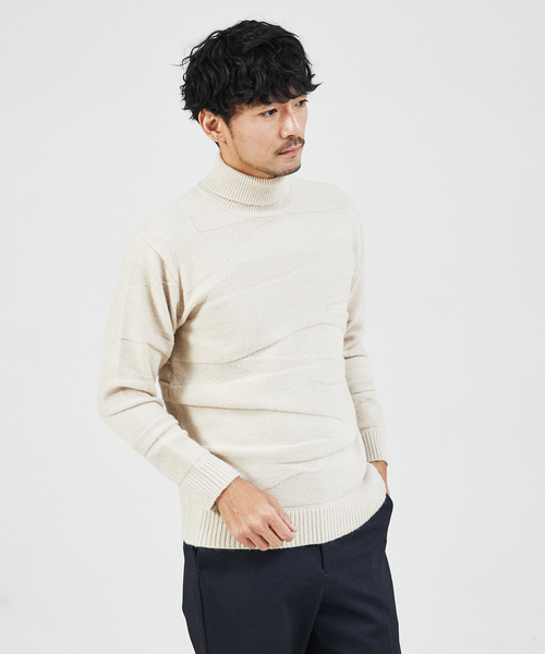 ABAHOUSE GRAY(アバハウスグレイ)の「【スポンジタッチ】シャドーカモフラ タートルネック ニット(ニット/セーター・メンズ・グレイッシュベージュ/ブラック/ホワイト/モカ・46/48)」の4枚目の写真