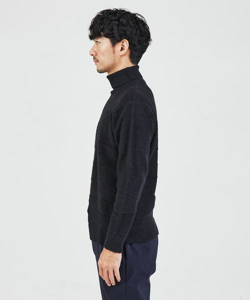 ABAHOUSE GRAY(アバハウスグレイ)の「【スポンジタッチ】シャドーカモフラ タートルネック ニット(ニット/セーター・メンズ・グレイッシュベージュ/ブラック/ホワイト/モカ・46/48)」の6枚目の写真