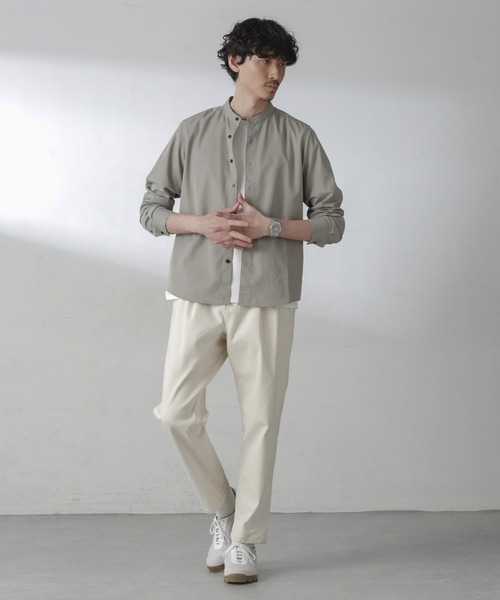 NANO universe（ナノユニバース）の「スタンダードバンドカラーシャツ/長袖（シャツ/ブラウス・メンズ・ライトベージュ/ホワイト/チャコール・L/M/S/XL）」の9枚目の写真