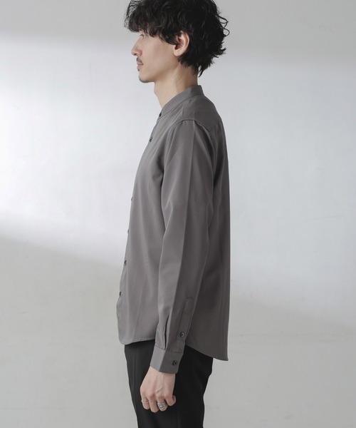 NANO universe（ナノユニバース）の「スタンダードバンドカラーシャツ/長袖（シャツ/ブラウス・メンズ・ライトベージュ/ホワイト/チャコール・L/M/S/XL）」の11枚目の写真