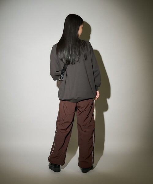 FREAK'S STORE（フリークスストア）の「UMBRO × FREAK'S STORE/アンブロ 別注 Crew Neck Sweat Shirt/別注 クリーネックスウェット（スウェット・レディース・ブラック/ブルー/グレー/ホワイト/ブラウン/チャコールグレー/ネイビー・ﾌﾘ-/ONE SIZE）」の16枚目の写真