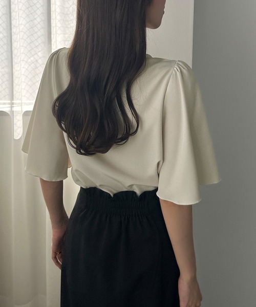 Louere(ルエレ)の「リボンフレアスリーブブラウス(シャツ/ブラウス・レディース・ホワイト/グレイッシュベージュ/ブラック・X-LARGE/LARGE/MEDIUM/SMALL)」の15枚目の写真