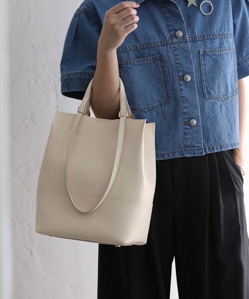 La TOTALITE（ラトータリテ）の「【VIOLAd’ORO/ヴィオラドーロ】WフェイスレザートートBAG（トートバッグ・レディース・アイボリー/ブラック・FREE）」の6枚目の写真