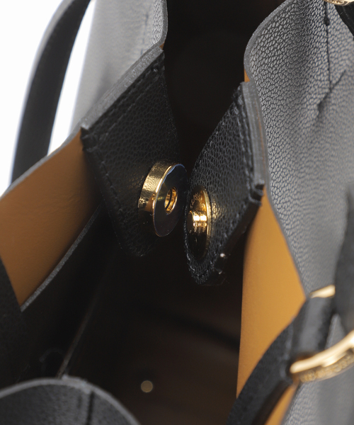 La TOTALITE（ラトータリテ）の「【VIOLAd’ORO/ヴィオラドーロ】WフェイスレザートートBAG（トートバッグ・レディース・アイボリー/ブラック・FREE）」の18枚目の写真