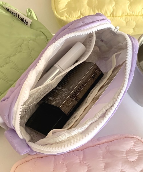 セール】【収納ポケット付き】フラワーキルトスクエアメイクポーチ