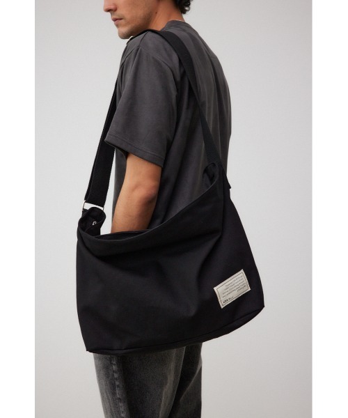 AZUL by moussy(アズールバイマウジー)の「キャンバスワンショルダーバッグ(ショルダーバッグ・メンズ・ライトカーキ/ブラック/オフホワイト・FREE)」の9枚目の写真