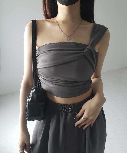 me+em select(ミームセレクト)の「※※【 カップ付き 】ワンショルアシンメトリーショートキャミソール / one shoulder asymmetry short camisole(キャミソール・レディース・ブラック/グレー・FREE)」の17枚目の写真