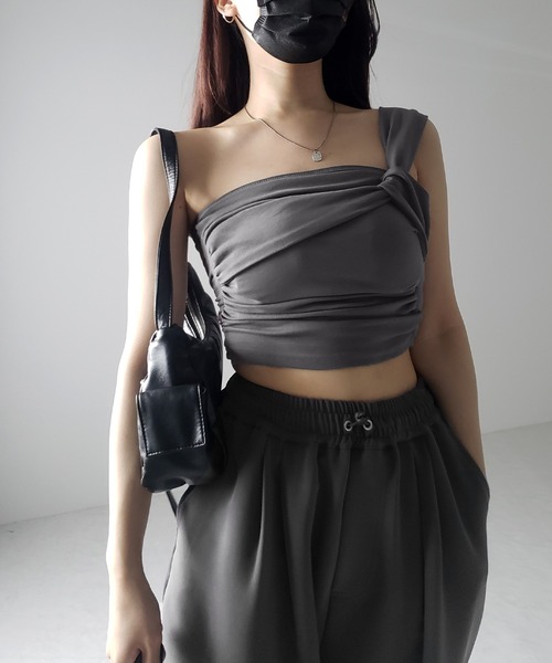 me+em select(ミームセレクト)の「※※【 カップ付き 】ワンショルアシンメトリーショートキャミソール / one shoulder asymmetry short camisole(キャミソール・レディース・ブラック/グレー・FREE)」の21枚目の写真