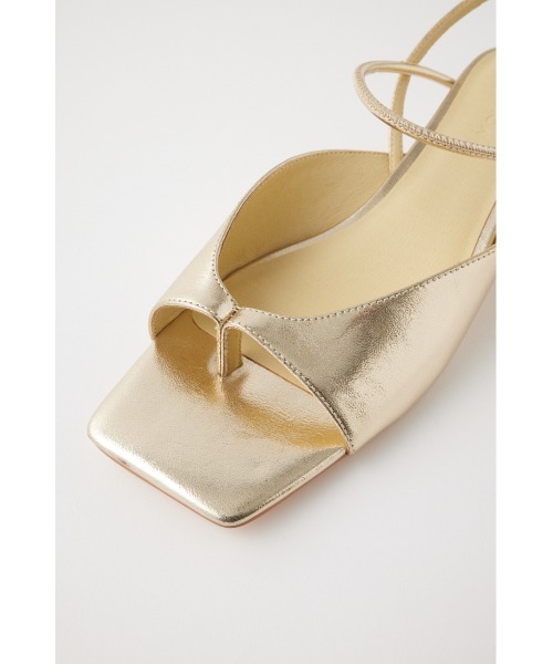 MOUSSY（マウジー）の「SQUARE TOE THONG SANDALS（サンダル・レディース・ブラック/ターコイズブルー/ゴールド・SMALL/MEDIUM/LARGE）」の8枚目の写真