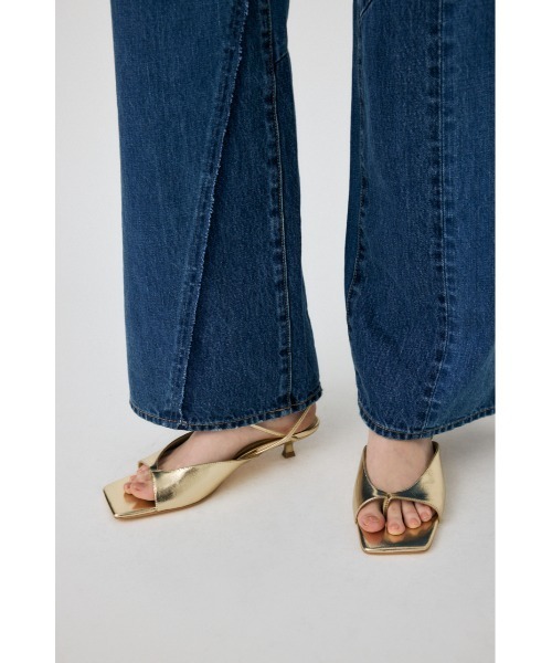 MOUSSY（マウジー）の「SQUARE TOE THONG SANDALS（サンダル・レディース・ブラック/ターコイズブルー/ゴールド・SMALL/MEDIUM/LARGE）」の11枚目の写真