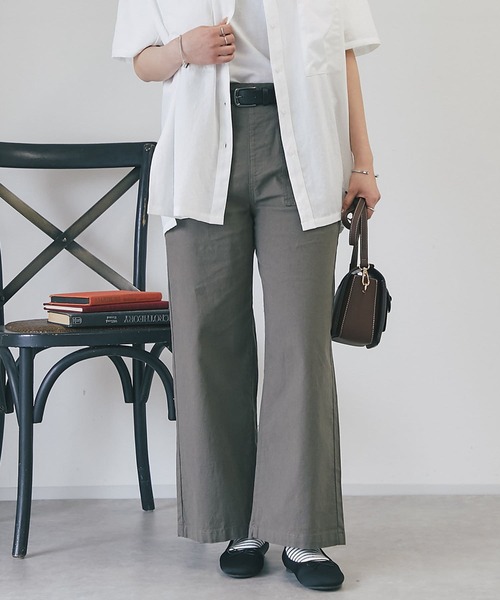 un dix cors（アンディコール）の「綿麻ストレッチカラーセミワイドパンツ（チノパンツ・レディース・カーキ/ベージュ・M/L）」の2枚目の写真