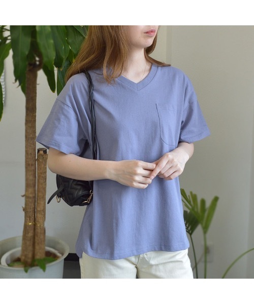 En serio TOKYO（エンソリオトーキョー）の「ポケット付き Vネック Tシャツ(無地)（Tシャツ/カットソー・レディース・ブルー/グレイッシュベージュ/グリーン・MEDIUM）」の8枚目の写真