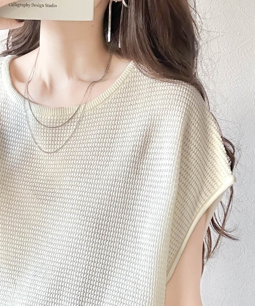 classicalelf(クラシカルエルフ)の「大人の着映えトップス。ワッフル編みフレンチサマーニットプルオーバー(Tシャツ/カットソー・レディース・ブラック/ベージュ/オフホワイト・MEDIUM/LARGE/X-LARGE/SMALL)」の3枚目の写真