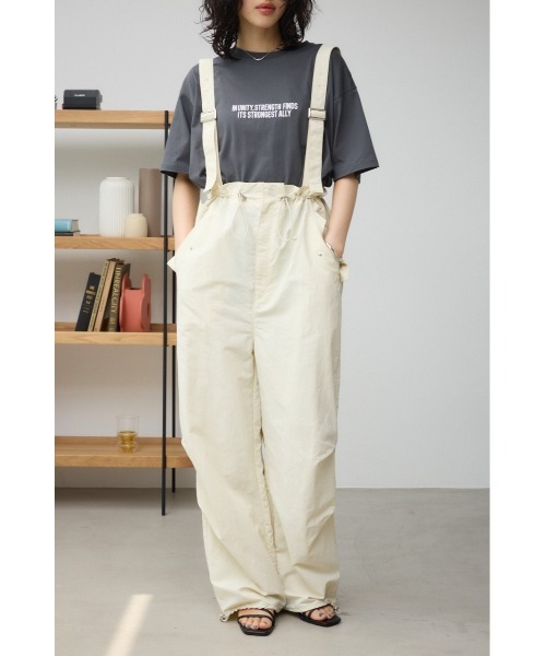 AZUL by moussy（アズールバイマウジー）の「サスペンダーツキパンツ（その他パンツ・レディース・ブラック/カーキ/アイボリー・FREE）」の2枚目の写真