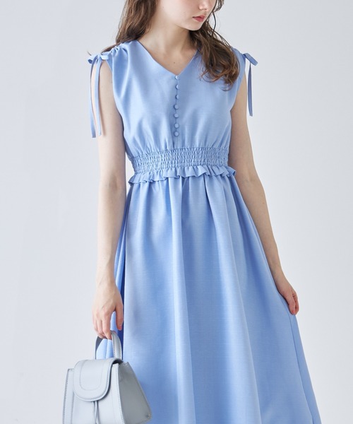 tocco closet（トッコ　クローゼット）の「ドロスト肩リボン付きウエストシャーリング麻タッチワンピース（ワンピース・レディース・レッド/ライトブルー/ブラック・M）」の2枚目の写真