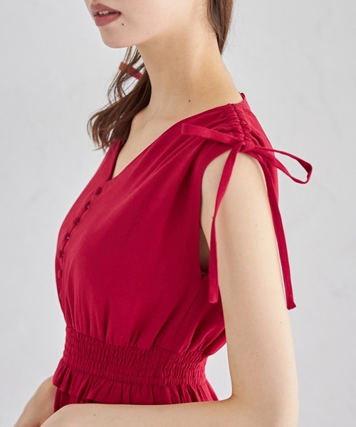 tocco closet（トッコ　クローゼット）の「ドロスト肩リボン付きウエストシャーリング麻タッチワンピース（ワンピース・レディース・レッド/ライトブルー/ブラック・M）」の4枚目の写真