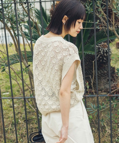 Liyoca（リヨカ）の「スラブヤーン透かしニットベスト（ニット/セーター・レディース・ライトベージュ・FREE）」の8枚目の写真