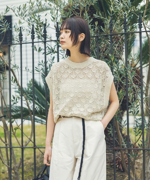 Liyoca（リヨカ）の「スラブヤーン透かしニットベスト（ニット/セーター・レディース・ライトベージュ・FREE）」の9枚目の写真