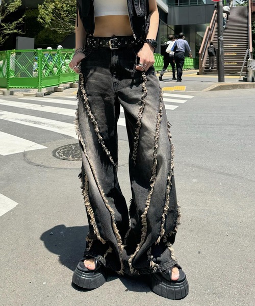 PAGEBOY(ページボーイ)の「フリンジワイドデニム(デニムパンツ・レディース・ブルー/ブラック・SMALL/MEDIUM)」の10枚目の写真