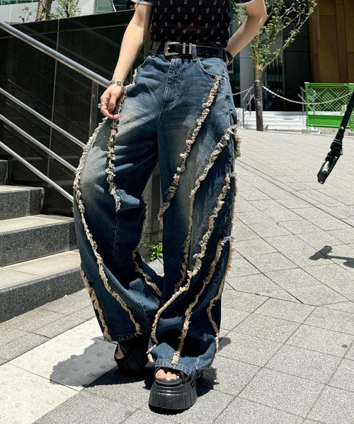 PAGEBOY(ページボーイ)の「フリンジワイドデニム(デニムパンツ・レディース・ブルー/ブラック・SMALL/MEDIUM)」の18枚目の写真