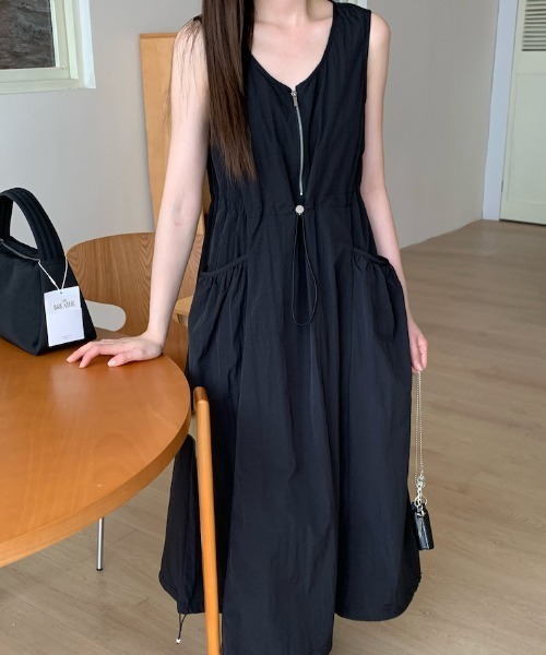 Teem Store（チームストア）の「ドロストデザイン ナイロン ノースリーブワンピース（ワンピース・レディース・ブラック/ライトグレー/アイボリー・F）」の10枚目の写真