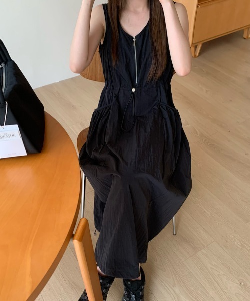 Teem Store（チームストア）の「ドロストデザイン ナイロン ノースリーブワンピース（ワンピース・レディース・ブラック/ライトグレー/アイボリー・F）」の16枚目の写真