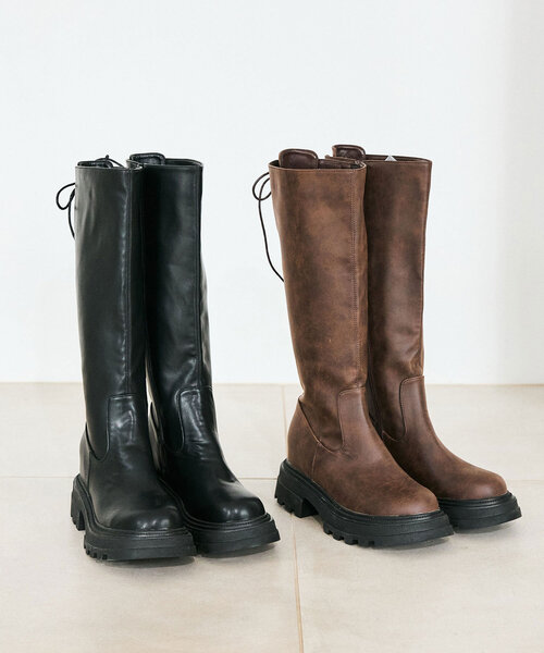 OLIVE des OLIVE(オリーブデオリーブ)の「バックレースアップロングブーツ(ブーツ・レディース・ブラック/ダークブラウン・SMALL/MEDIUM/LARGE)」の3枚目の写真