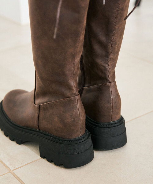 OLIVE des OLIVE(オリーブデオリーブ)の「バックレースアップロングブーツ(ブーツ・レディース・ブラック/ダークブラウン・SMALL/MEDIUM/LARGE)」の18枚目の写真