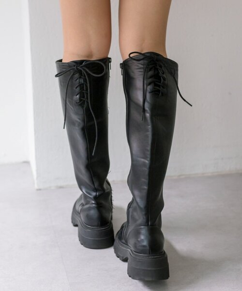 OLIVE des OLIVE(オリーブデオリーブ)の「バックレースアップロングブーツ(ブーツ・レディース・ブラック/ダークブラウン・SMALL/MEDIUM/LARGE)」の1枚目の写真