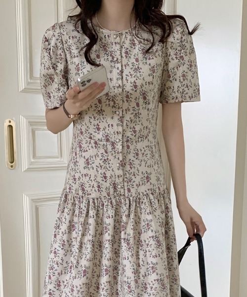 Gs(ジーエス)の「ティアード花柄フレアワンピース(ワンピース・レディース・ブラック系その他/ベージュ系その他・FREE)」の9枚目の写真