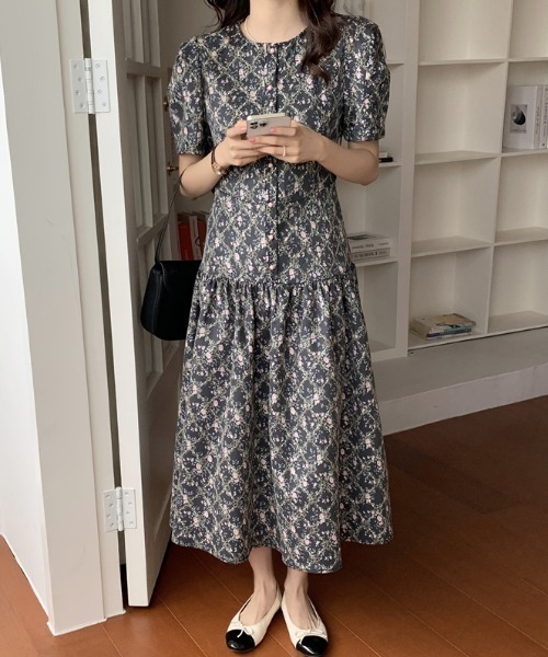 Gs(ジーエス)の「ティアード花柄フレアワンピース(ワンピース・レディース・ブラック系その他/ベージュ系その他・FREE)」の12枚目の写真