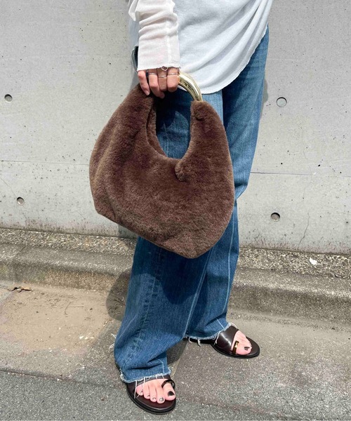 LE VERNIS（ル・ベルニ）の「LE VERNIS(ル・ベルニ) Sculpture mou mini（ハンドバッグ・レディース・ライトグレー/ブラウン/クリーム/ブラック・FREE）」の15枚目の写真