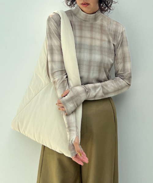 y/m（イム）の「シアーチェック柄メッシュハイネックトップス（Tシャツ/カットソー・レディース・チャコールグレー/ベージュ・FREE）」の12枚目の写真