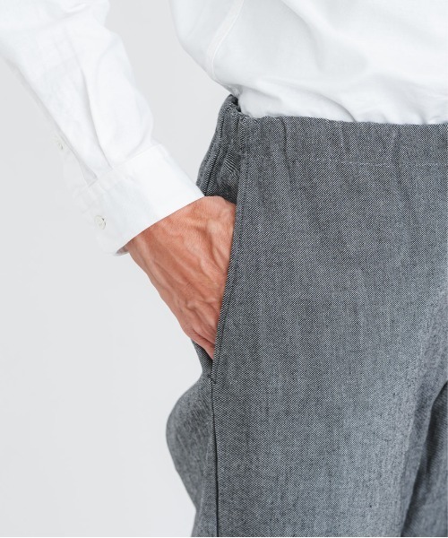 quadro（クオドロ）の「ストレッチデニムイージーパンツ（デニムパンツ・メンズ・ブラック・MEDIUM）」の6枚目の写真