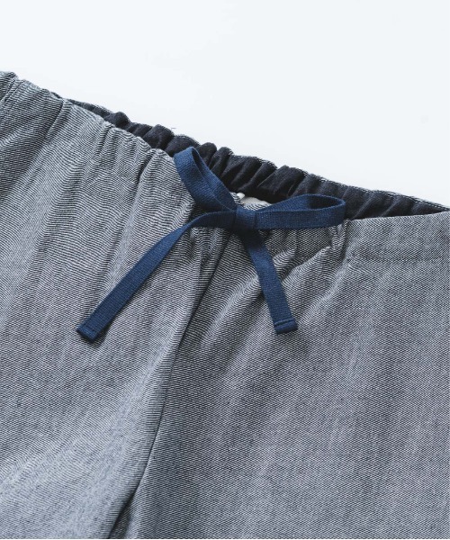 quadro（クオドロ）の「ストレッチデニムイージーパンツ（デニムパンツ・メンズ・ブラック・MEDIUM）」の14枚目の写真