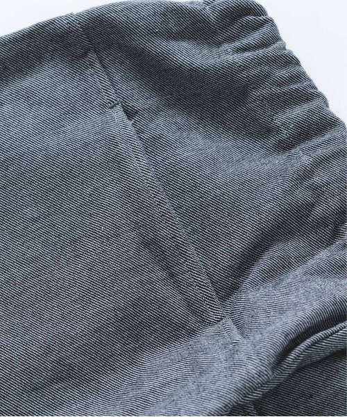 quadro（クオドロ）の「ストレッチデニムイージーパンツ（デニムパンツ・メンズ・ブラック・MEDIUM）」の18枚目の写真