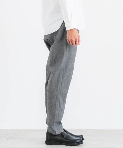 quadro（クオドロ）の「ストレッチデニムイージーパンツ（デニムパンツ・メンズ・ブラック・MEDIUM）」の11枚目の写真