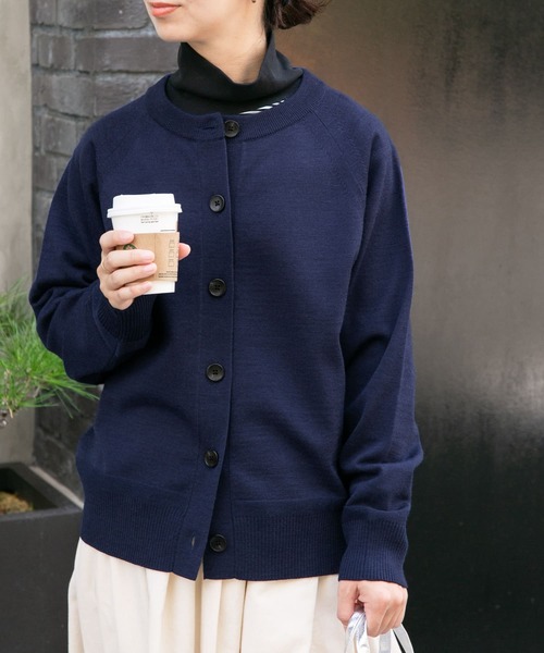FORK&SPOON（フォークアンドスプーン）の「『洗濯可』FORK&SPOON　ウーステッドヤーンクルーネックカーディガン（カーディガン/ボレロ・レディース・ブラック系その他/ブルー/アイボリー・1）」の4枚目の写真