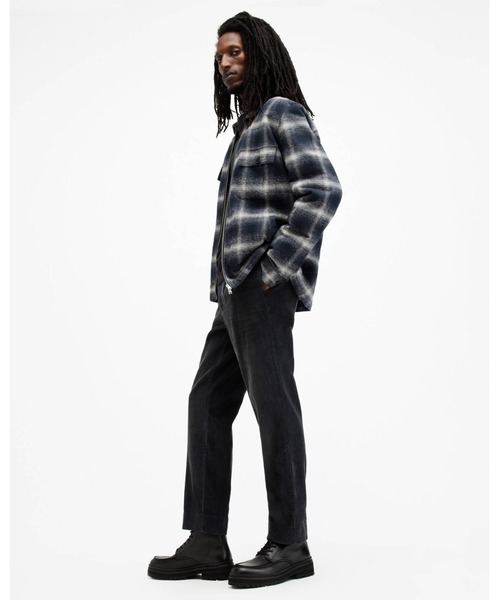 ALLSAINTS（オールセインツ）の「ELM CORDUROY STRAIGHT FIT TROUSERS | ELM コーデュロイ ストレート フィット トラウザー（その他パンツ・メンズ・ブラック系その他・28/30/31/32）」の4枚目の写真
