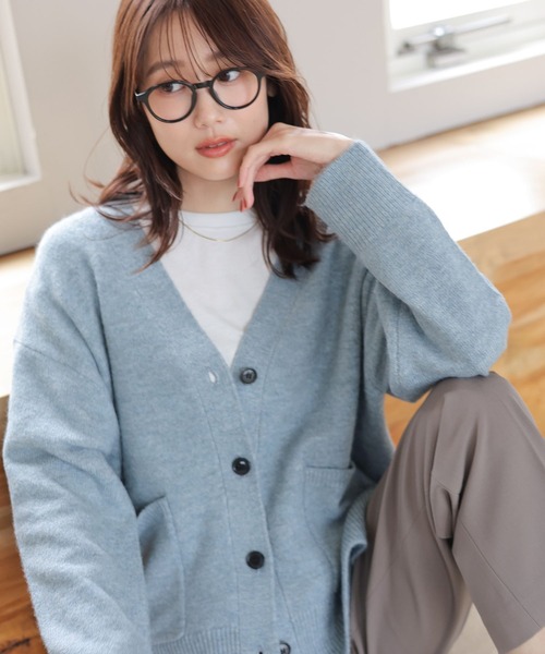 GLOBAL WORK(グローバルワーク)の「フワフワHugmeVネックカーディガン/115961(カーディガン/ボレロ・レディース・グレイッシュベージュ/サックスブルー/セージグリーン/ラベンダー・MEDIUM/LARGE)」の3枚目の写真