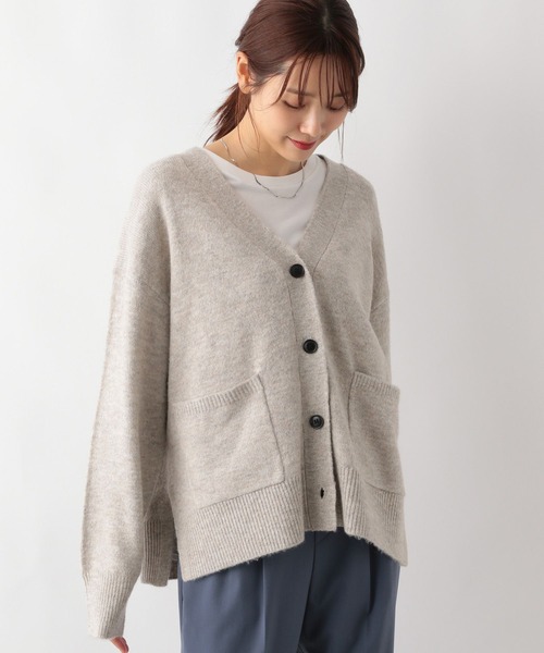GLOBAL WORK(グローバルワーク)の「フワフワHugmeVネックカーディガン/115961(カーディガン/ボレロ・レディース・グレイッシュベージュ/サックスブルー/セージグリーン/ラベンダー・MEDIUM/LARGE)」の2枚目の写真