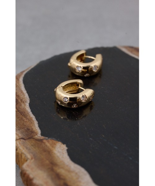 AZUL by moussy（アズールバイマウジー）の「ラインストーンフープピアス（ピアス（両耳用）・レディース・ゴールド系その他/シルバー・FREE）」の9枚目の写真