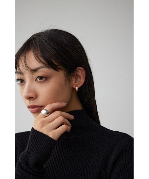 AZUL by moussy（アズールバイマウジー）の「ラインストーンフープピアス（ピアス（両耳用）・レディース・ゴールド系その他/シルバー・FREE）」の7枚目の写真