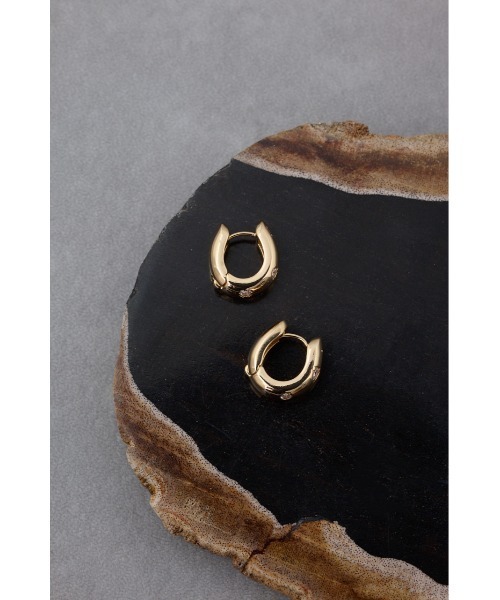 AZUL by moussy（アズールバイマウジー）の「ラインストーンフープピアス（ピアス（両耳用）・レディース・ゴールド系その他/シルバー・FREE）」の8枚目の写真