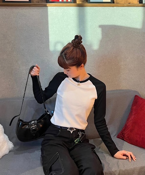 H.TOKYO(エイチトウキョウ)の「ラグラン/スリムロングTシャツ(Tシャツ/カットソー・レディース・ブルー/ブラック/ブラック×グレー/ブラウン・X-LARGE/LARGE/MEDIUM)」の2枚目の写真