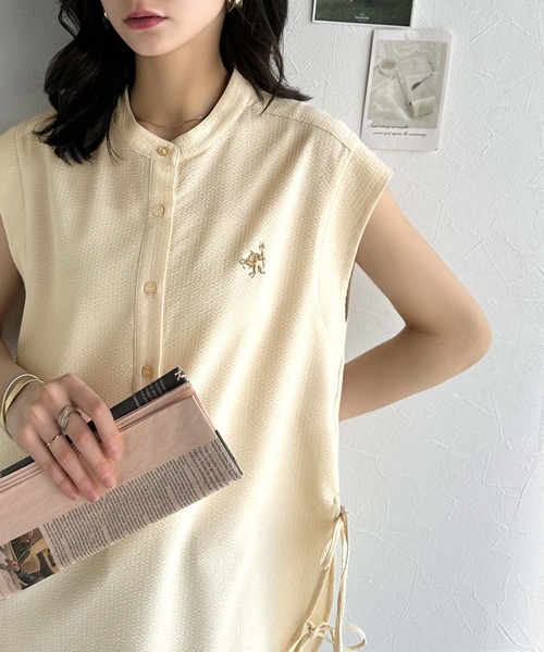 classicalelf(クラシカルエルフ)の「爽やかで品のある。サイドダブルリボンワンポイント刺繍サッカー素材フレンチスリーブトップス(シャツ/ブラウス・レディース・ベージュ/オフホワイト/ブラック/ストライプ・LARGE/MEDIUM/SMALL/X-LARGE)」の22枚目の写真