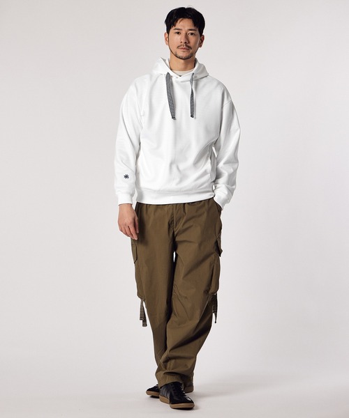 LANVIN en Bleu（ランバンオンブルー）の「【LANVIN en Bleu ESSENTIAL】THERESE / ”エッセンシャル” フーディ（パーカー・メンズ・グリーン/ホワイト/パープル/ブラック・MEDIUM/SMALL/LARGE/XX-LARGE/X-LARGE）」の17枚目の写真