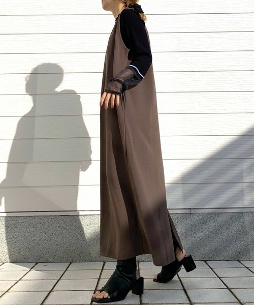 Q（キュー）の「カットジョーゼットキーネックワンピース（ワンピース・レディース・ブラック/ブラウン・MEDIUM）」の20枚目の写真