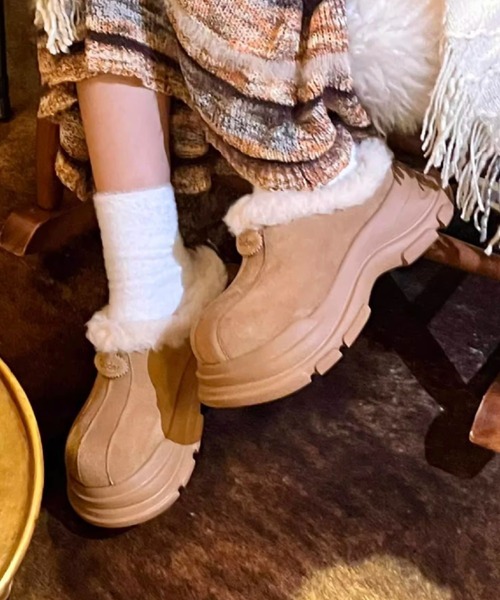 mebole(メボレ)の「ムートンスリッポン(スリッポン・レディース・ベージュ・SMALL/MEDIUM/LARGE)」の2枚目の写真